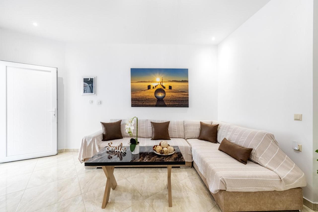 4You Luxury Apartments By Keyplanner Moraḯtika Esterno foto