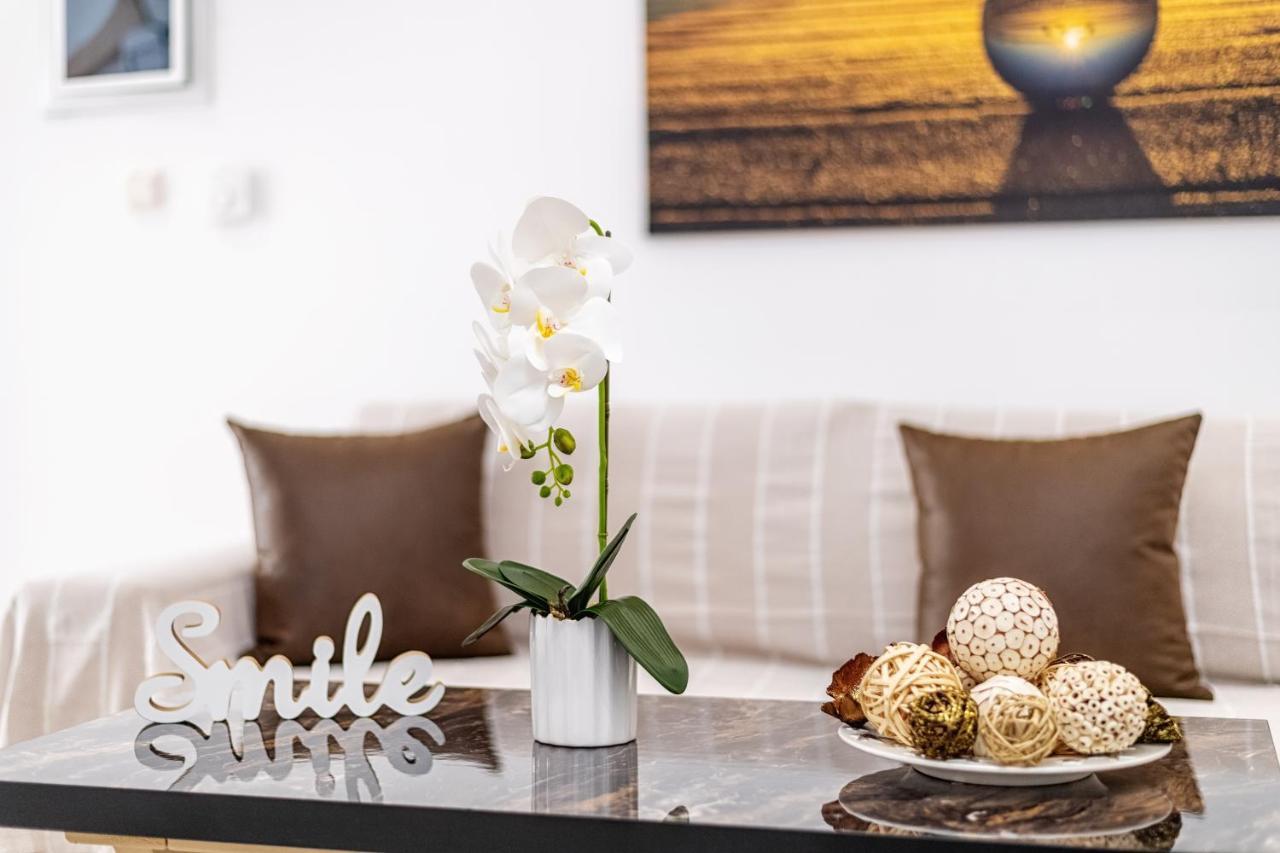 4You Luxury Apartments By Keyplanner Moraḯtika Esterno foto